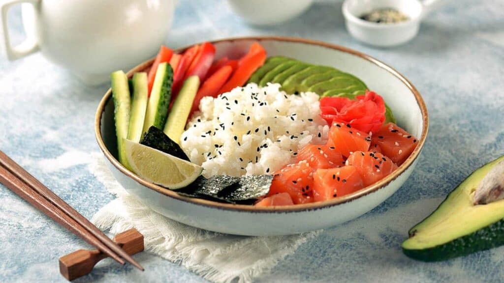 bowl-of-scattered-sushi.-Chirashizushi.