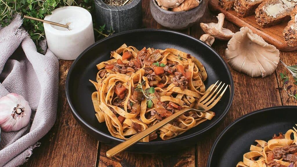 mushroom_ragu_vegan_pasta_sauce_bella_bucchiotti_17.