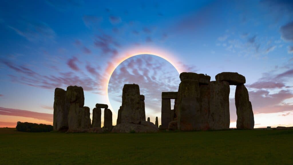 Eclipse at Stonehenge. 