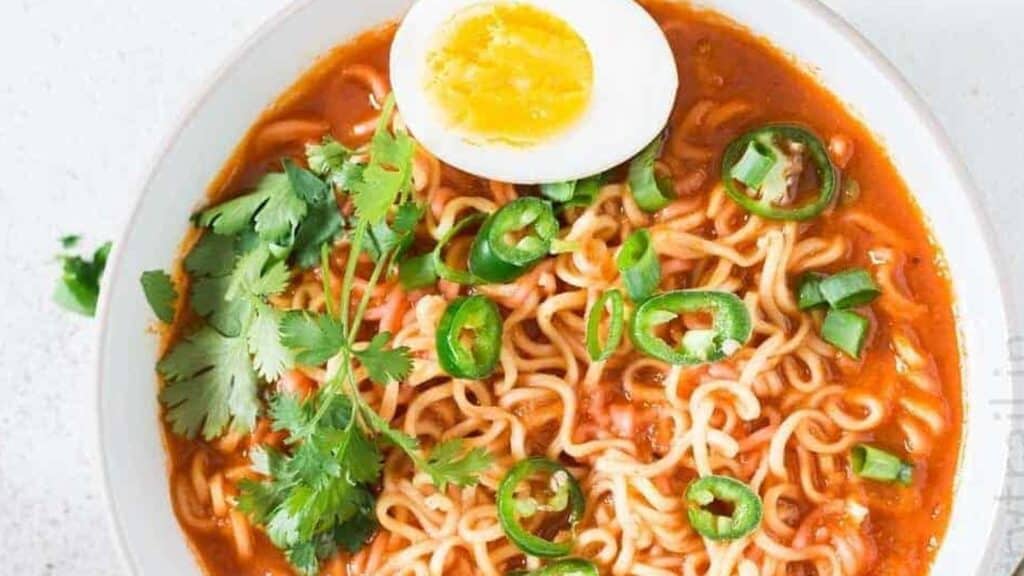 Easy-Spicy-Sriracha-Ramen-Noodles-Soup-2.