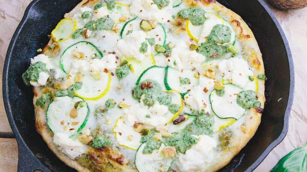 Skillet-Zucchini-Pesto-Pizza-2.