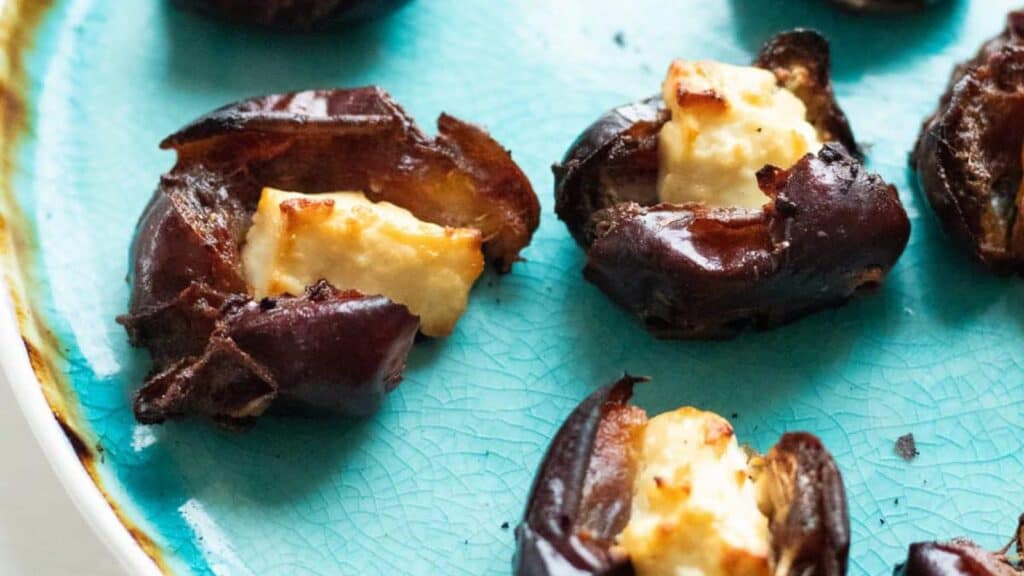 stuffed-dates-with-feta-cheese-2.